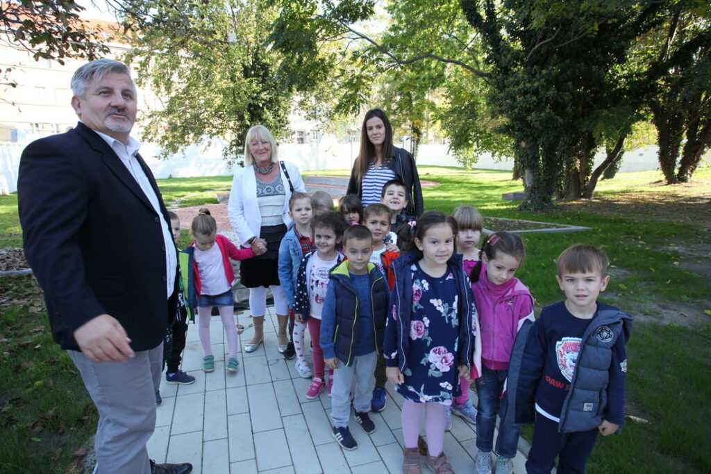 Деца из предшколске установе у Архиву Војводине