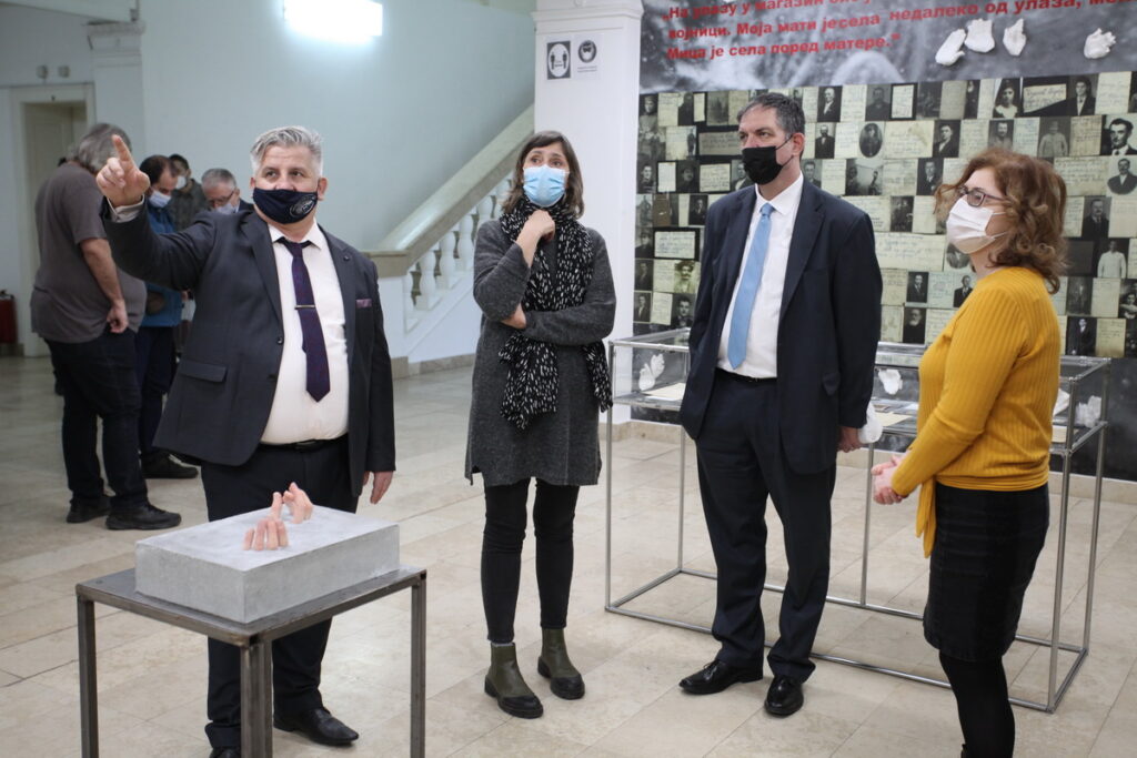 Амбасадор Израела у посети Архиву Војводине