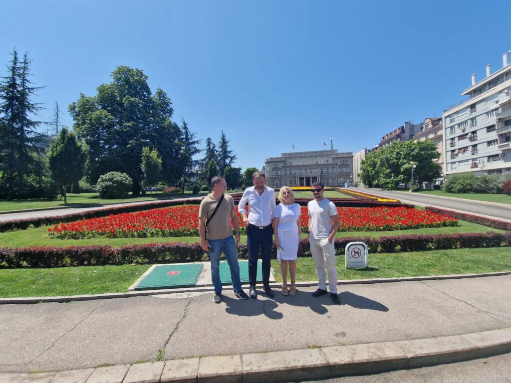 IMG-993e19b4b2fb3d5d4b83b36b2cc856e3-V